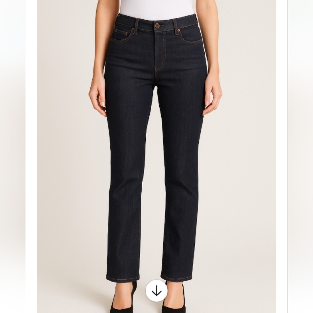 St. John Dark Wash Beaded Back Pocket Jeans | Size 6